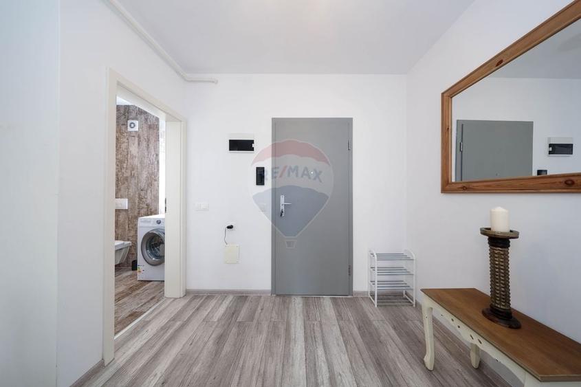 Apartament cu 2 camere decomandat, mobilat în Tractorul
