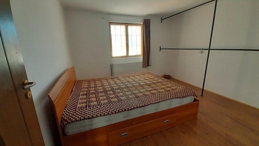Casă individuală cu 6 camere cu Canalizare în Lunca (Voinești)
