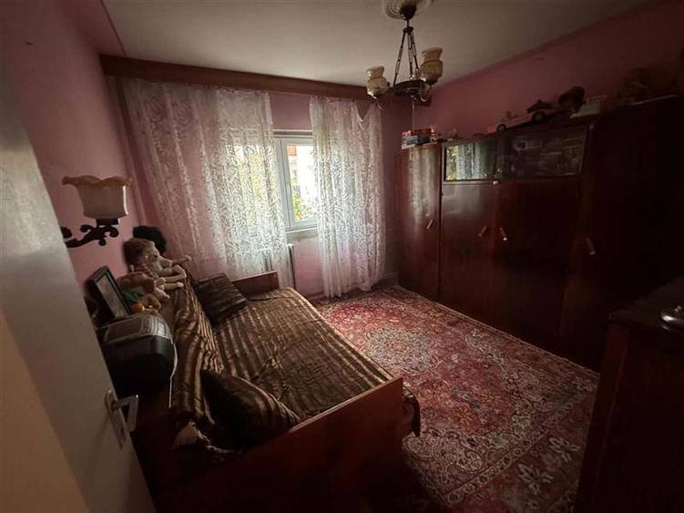 Apartament cu 3 camere decomandat în Bucovina
