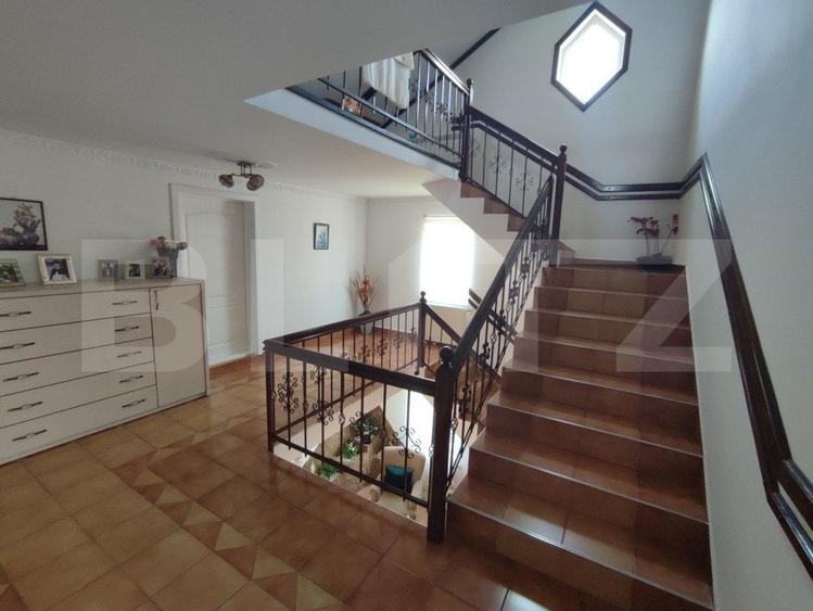 Casă individuală cu 6 camere cu Canalizare în Exterior Nord