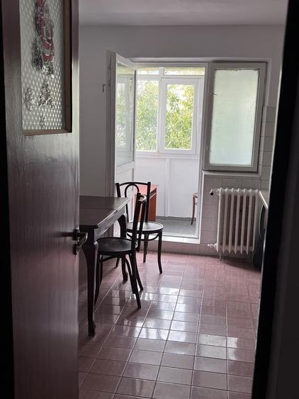 Apartament cu 4 camere decomandat în Pantelimon