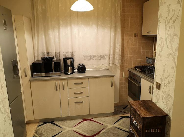 Apartament cu 3 camere decomandat în Turnișor