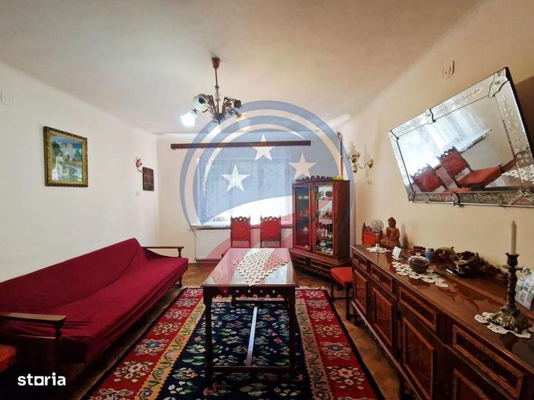 Casă cu 4 camere în Ungureni