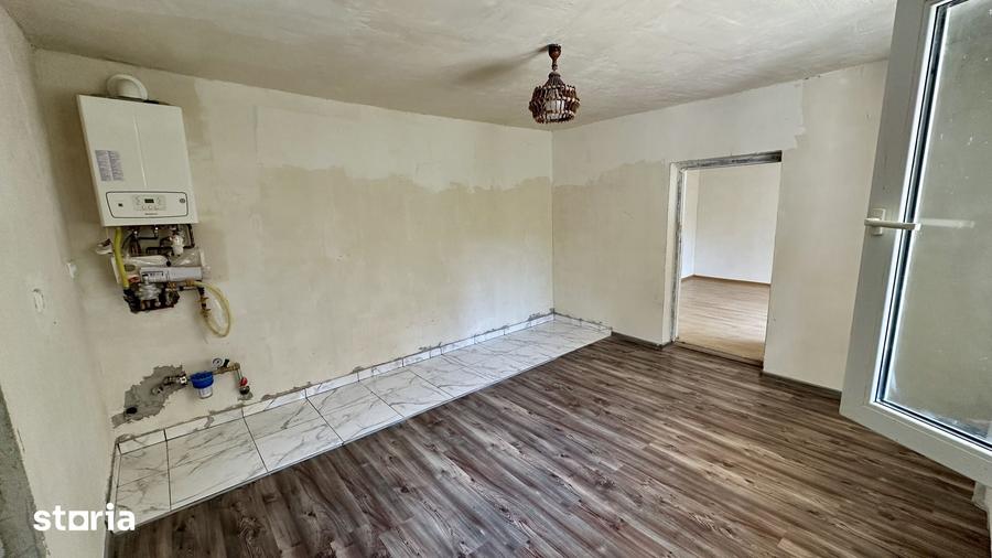 Casă cu 3 camere cu Teren 270 Mp în Central