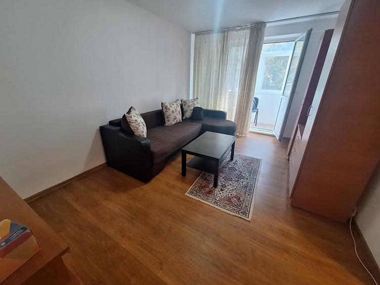 Apartament cu 2 camere decomandat în Drumul Taberei