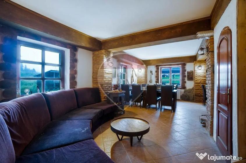 Casă cu 12 camere cu Teren 4300 Mp în Central