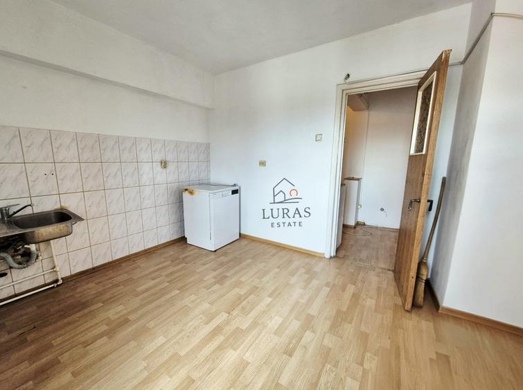 Apartament cu 4 camere decomandat în Poarta 6