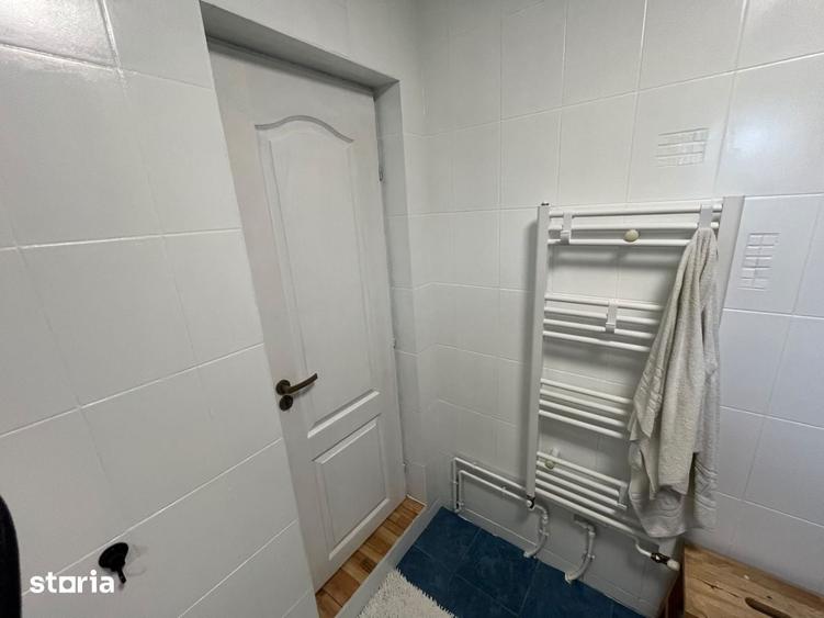 Casă cu 4 camere cu Teren 489 Mp în Glina