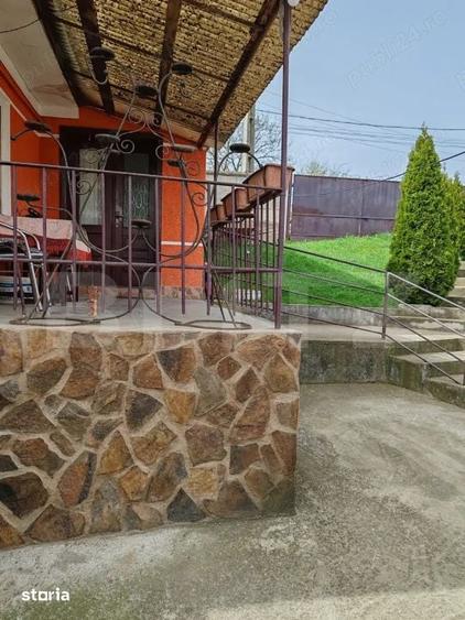 Casă cu 5 camere cu Teren 580 Mp în Central