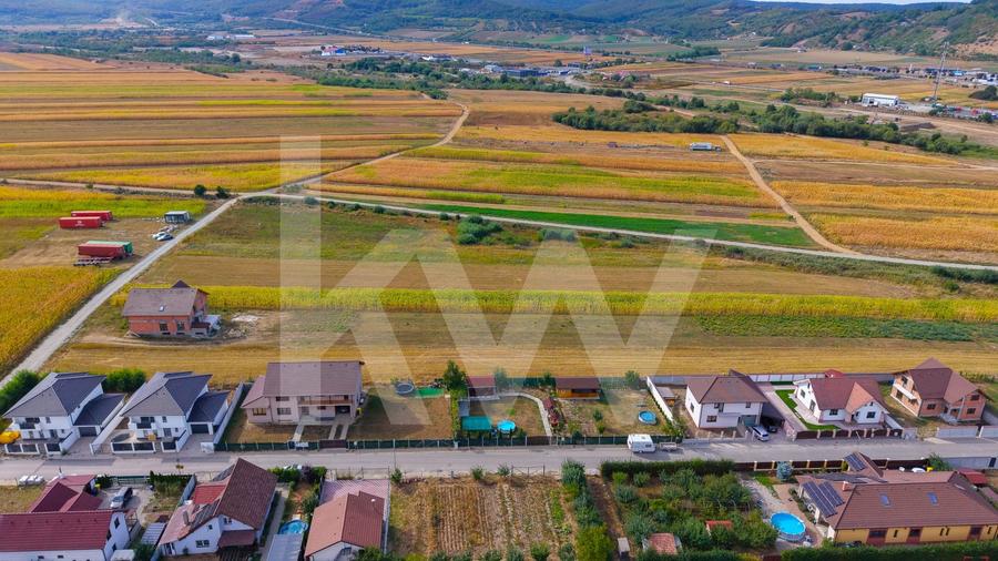 Teren Construcții intravilan de 3752 mp, în Cristian