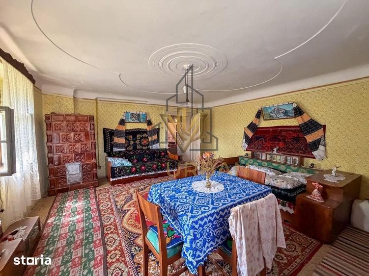 Casă cu 5 camere cu Teren 2530 Mp în Central