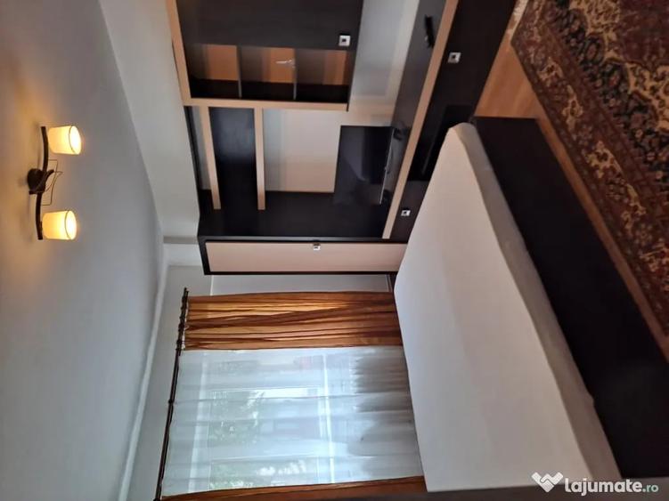 Apartament cu 3 camere decomandat în Exterior Vest