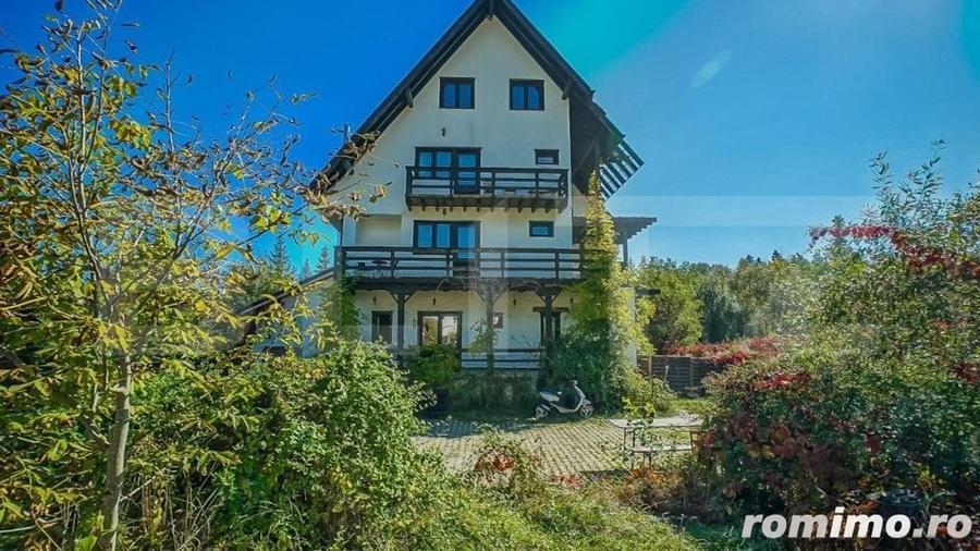 Casă cu 14 camere cu Teren 1360 Mp în Noua