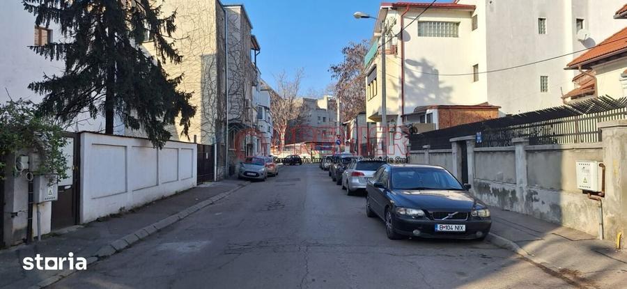 Apartament cu 4 camere în Centrul Civic