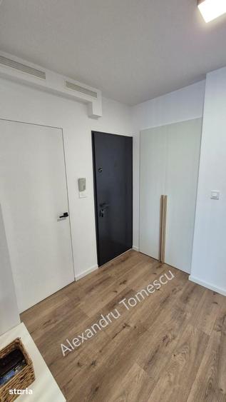 Apartament cu 3 camere semidecomandat în Vitan