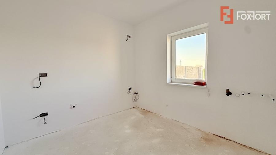 Duplex cu 4 camere cu Canalizare în Moșnița Nouă