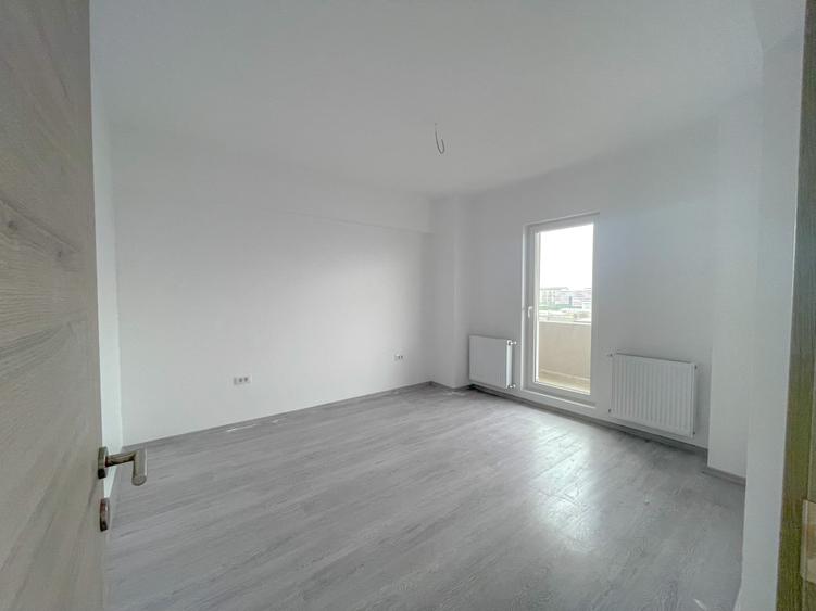 Apartament cu 3 camere semidecomandat în Militari