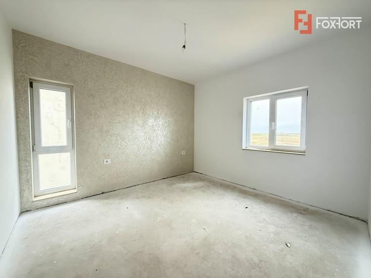 Duplex cu 4 camere cu Teren 292 Mp în Săcălaz