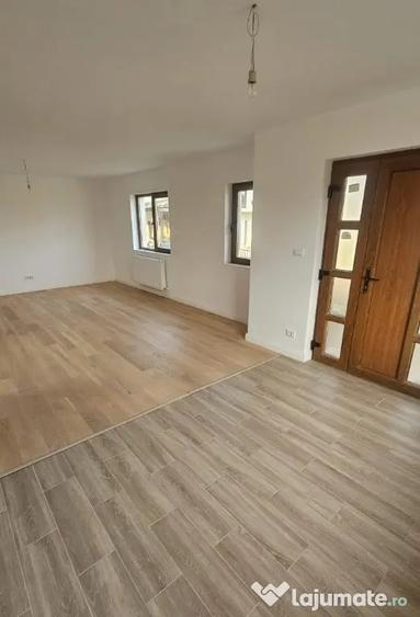 Casă cu 4 camere cu Teren 450 Mp în Burdujeni