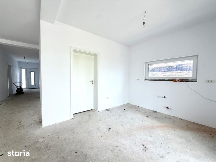Casă cu 3 camere cu Teren 576 Mp în Sânandrei