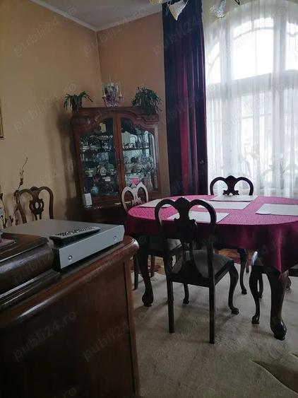 Casă cu 6 camere în Central