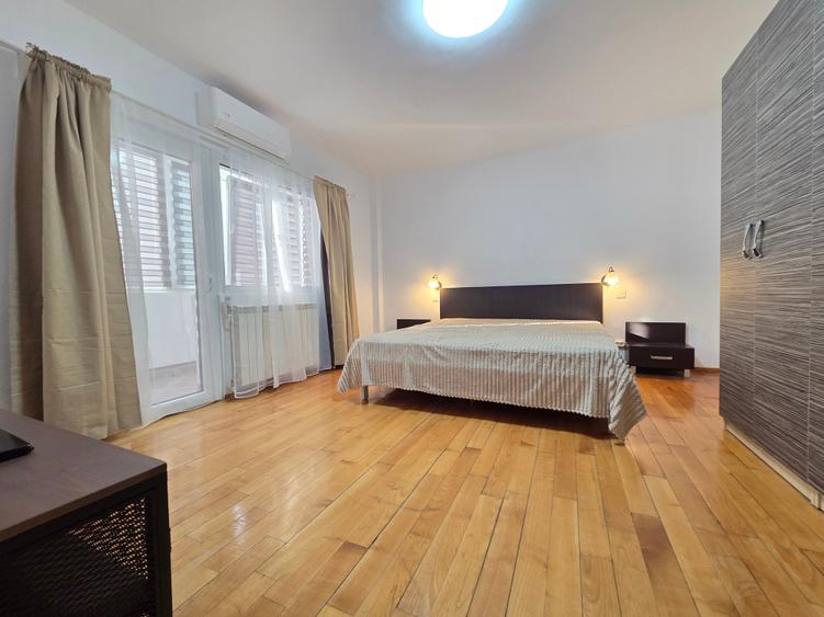 Apartament cu 2 camere decomandat în P-ța Victoriei