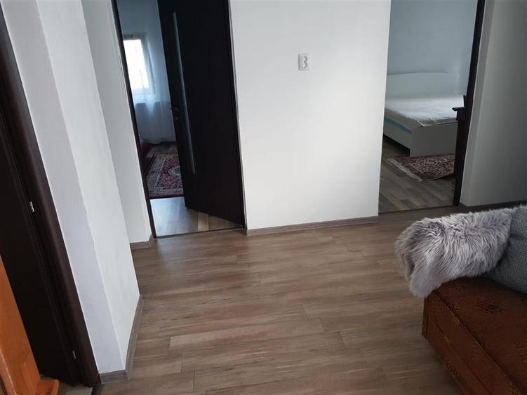Casă cu 7 camere cu Teren 5000 Mp în Bulzeștii de Sus