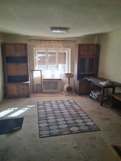 Casă cu 3 camere în Central