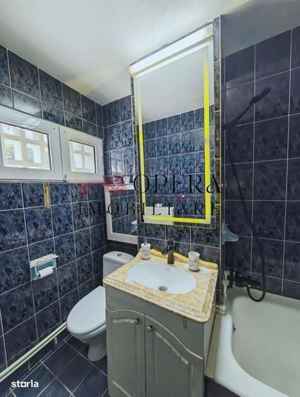 Apartament cu 3 camere nedecomandat în Podu Roș