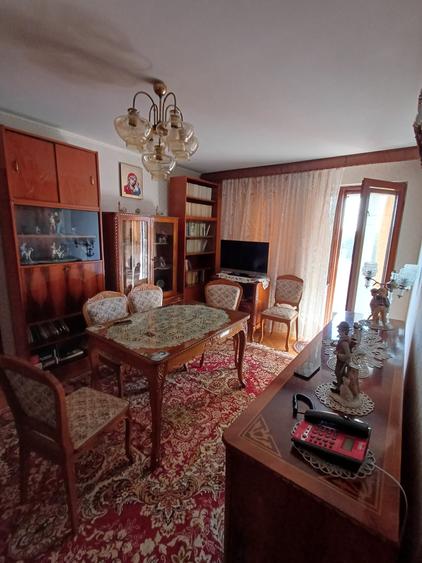 Apartament cu 2 camere semidecomandat în Alexandru Obregia