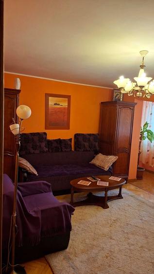 Apartament cu 4 camere decomandat în Titan