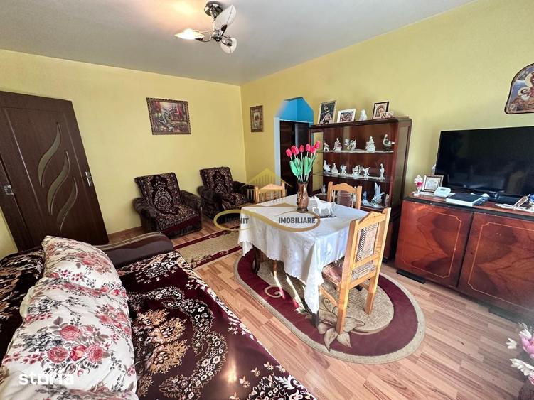 Apartament cu 2 camere semidecomandat în Republicii