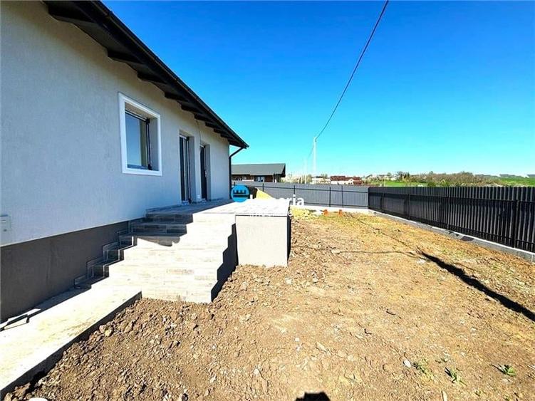 Casă individuală cu 3 camere cu Teren 450 Mp în Ciurbești