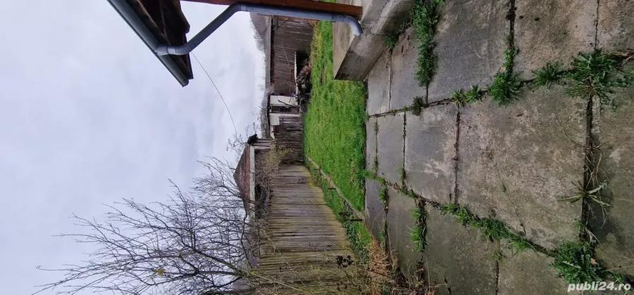 Casă cu 4 camere în Lăicăi