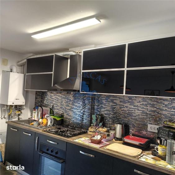Apartament cu 3 camere decomandat în 1 Mai