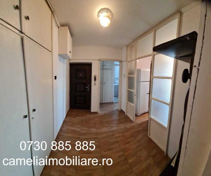 Apartament cu 3 camere semidecomandat în Drumul Taberei