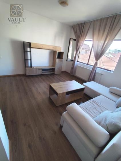 Apartament cu 3 camere decomandat, mobilat în Haliu
