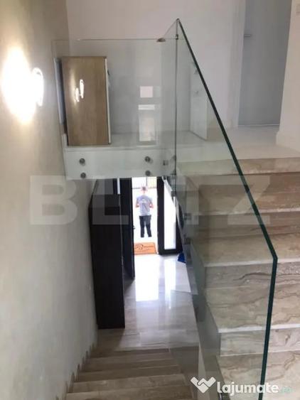 Casă cu 3 camere cu Piscina în Central