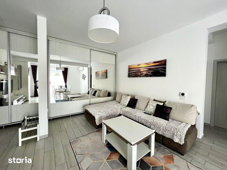 Apartament cu 3 camere semidecomandat în Est