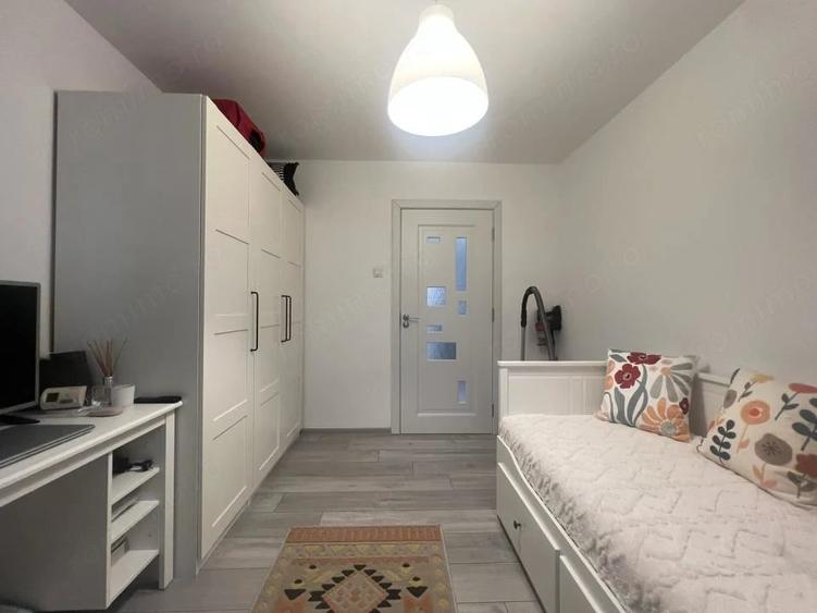 Apartament cu 3 camere decomandat în P-ța Doina