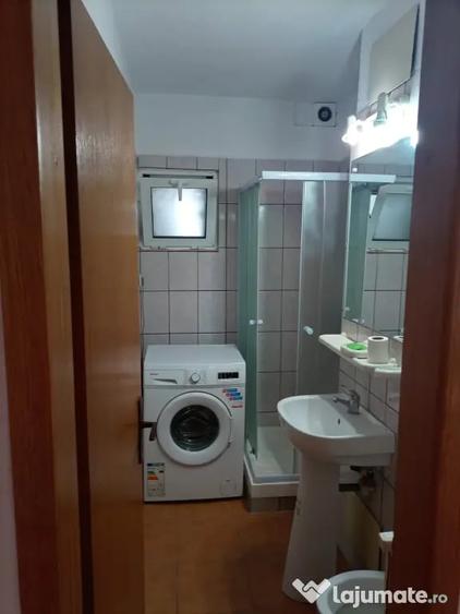 Apartament cu 5 camere decomandat în Unirii