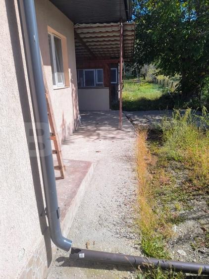 Casă individuală cu 3 camere cu Canalizare în Exterior Vest