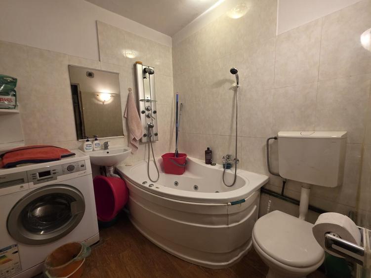 Apartament cu 2 camere decomandat, mobilat în Vitan