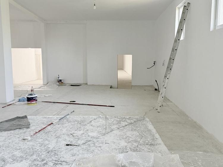Spațiu comercial, de 340 mp, în Central
