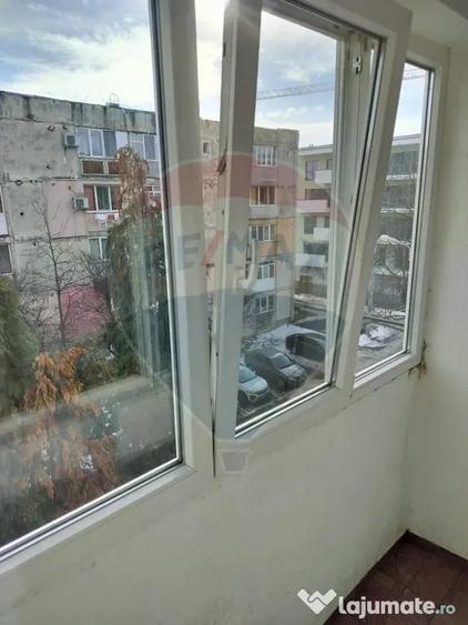 Garsonieră decomandată în Central