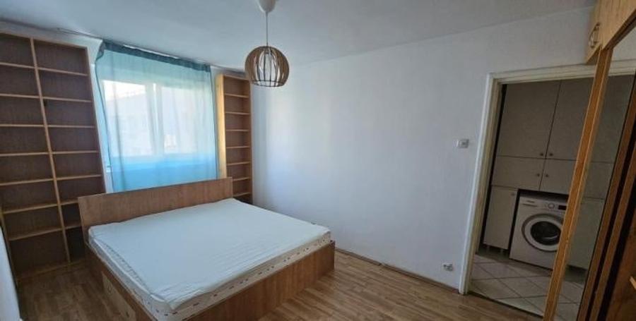 Apartament cu 3 camere decomandat, mobilat în Tineretului