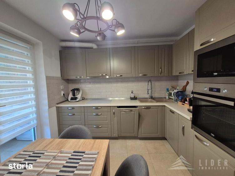 Apartament cu 3 camere si doua dormitoare, 67 mp, etaj intermediar - 12