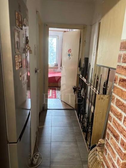 Apartament cu 3 camere semidecomandat, mobilat în Gheorgheni