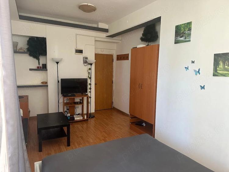 Garsonieră decomandată în Central