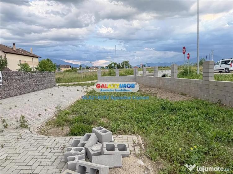 Casă cu Teren 270 Mp în Cristian
